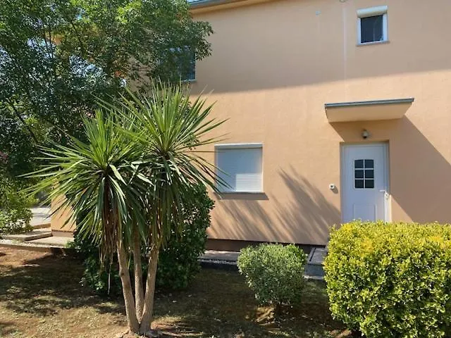 Apartments Katja 斯廷佳