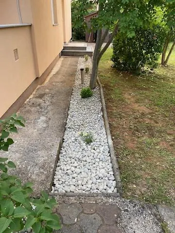 Apartments Katja Stinjan Croatia