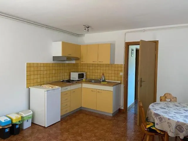 Apartments Katja 斯廷佳 0*,