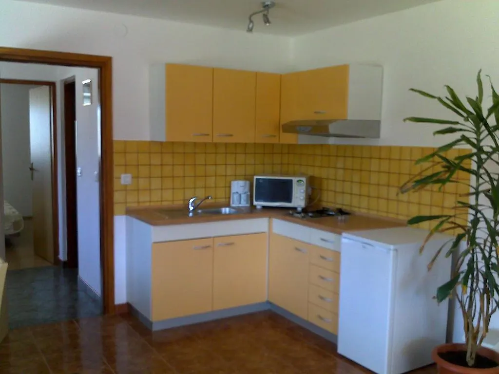 Apartments Katja 斯廷佳
