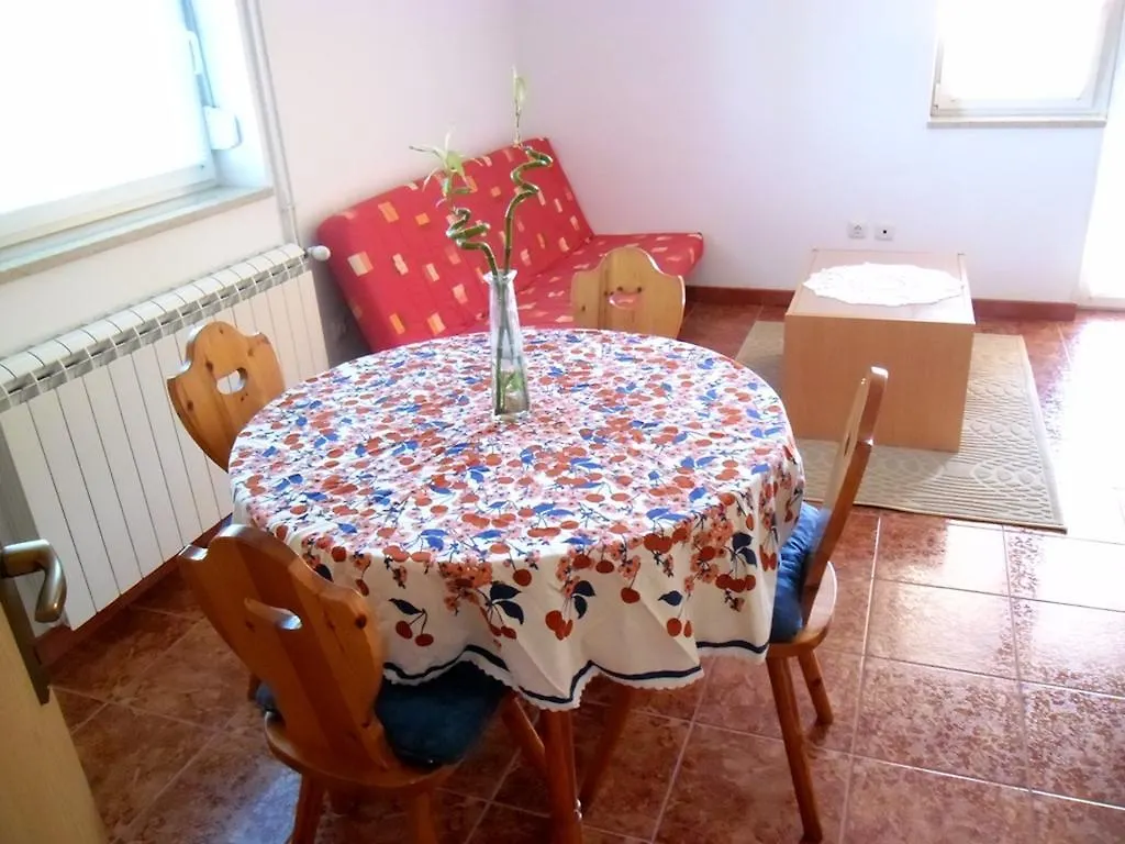 Apartments Katja 斯廷佳